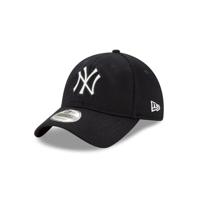 Blue New York Yankees Hat - New Era MLB Clubhouse Collection 9TWENTY Adjustable Caps USA0468293
